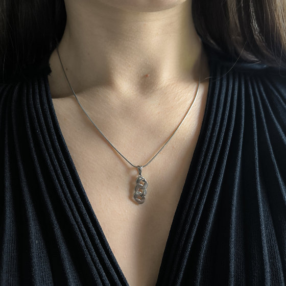 Серебряная подвеска без камней