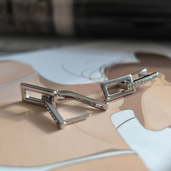 Серебряные серьги с фианитами