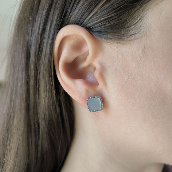 Silver earrings with mother-of-pearl