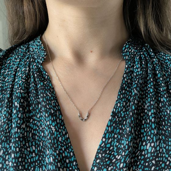 Серебряное колье с фианитами