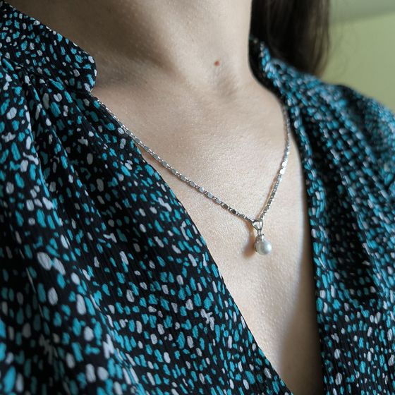 Silver pendant with pearls, fianites