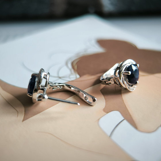 Серебряные серьги с сапфиром 3.31ct, фианитами