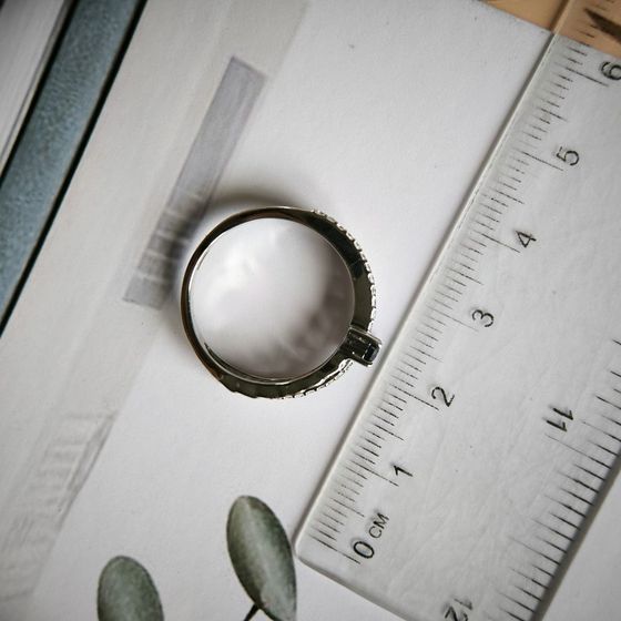 Silver ring with sapphire 0.66ct, fianites