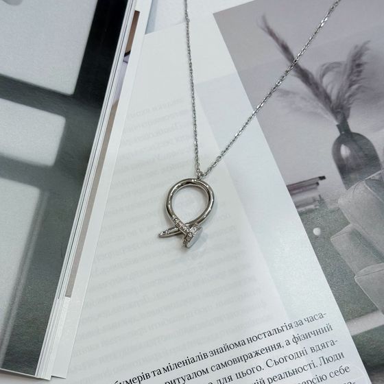 Silver necklace with phianites