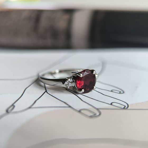 Sterling silver ring with nano 1.655ct garnet
