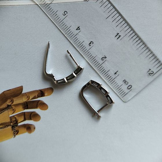 Silver earrings with mother-of-pearl