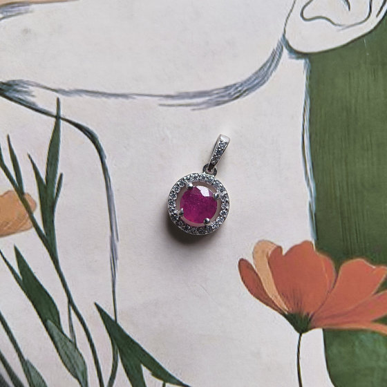 Серебряная подвеска с рубином 1.5ct, фианитами