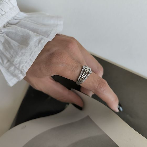 Серебряное кольцо с фианитами