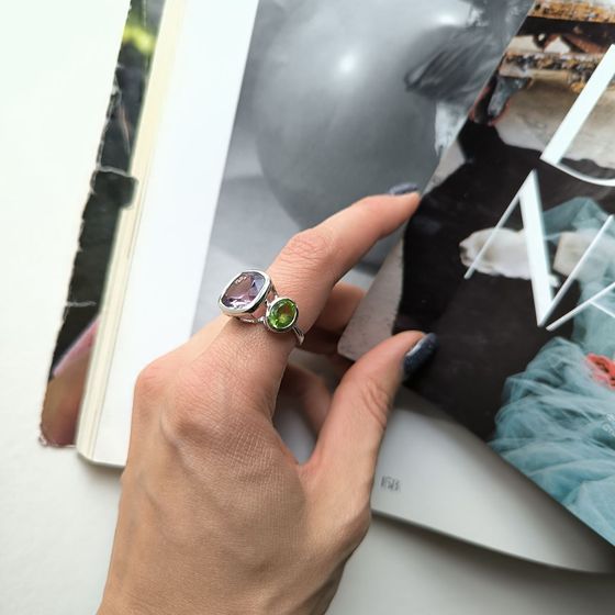 Silver ring with amethyst, chrysolite