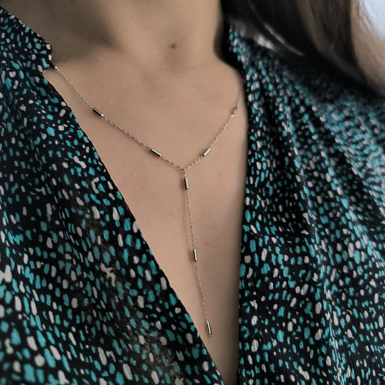 Серебряное колье без камней