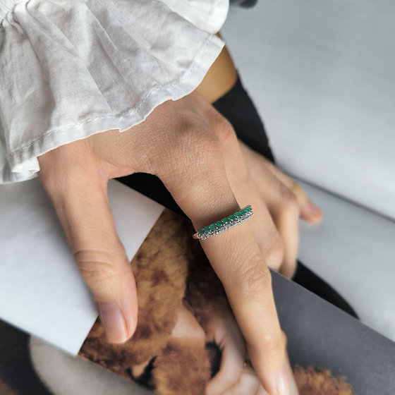 Серебряное кольцо с изумрудом 1.19ct