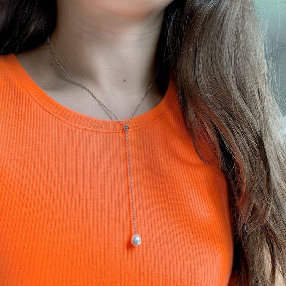 Silver necklace with pearls