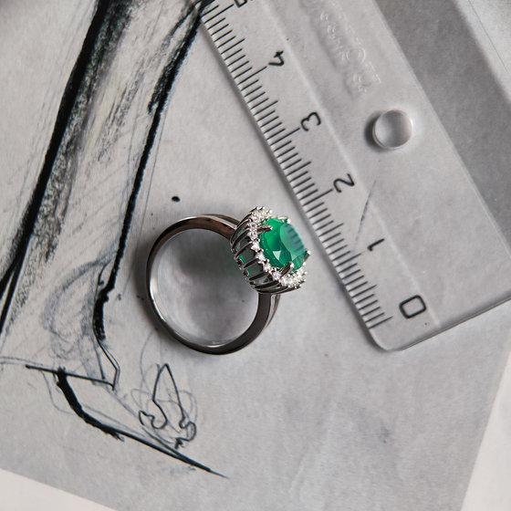 Silver ring with agate, fianites
