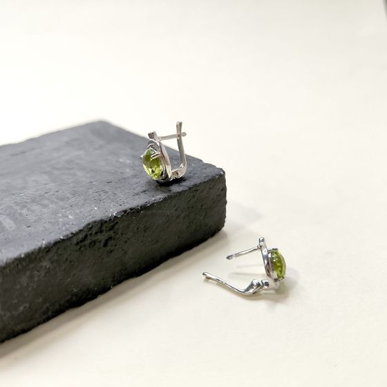 Срібні сережки з хризолітом 4.575ct