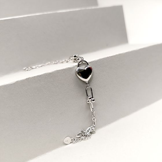 Silver bracelet without stones