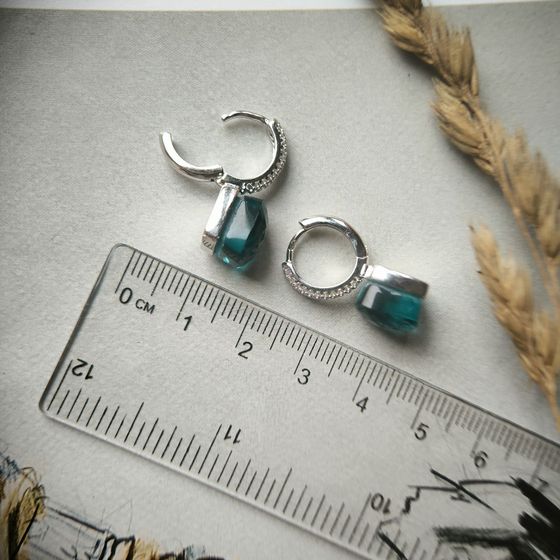 Серебряные серьги с фианитами