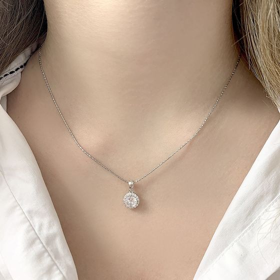 Silver pendant with phianites