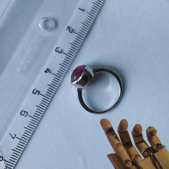 Серебряное кольцо с рубином 3.5ct
