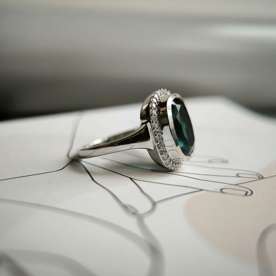 Серебряное кольцо с топазом Лондон Блю 3.487ct