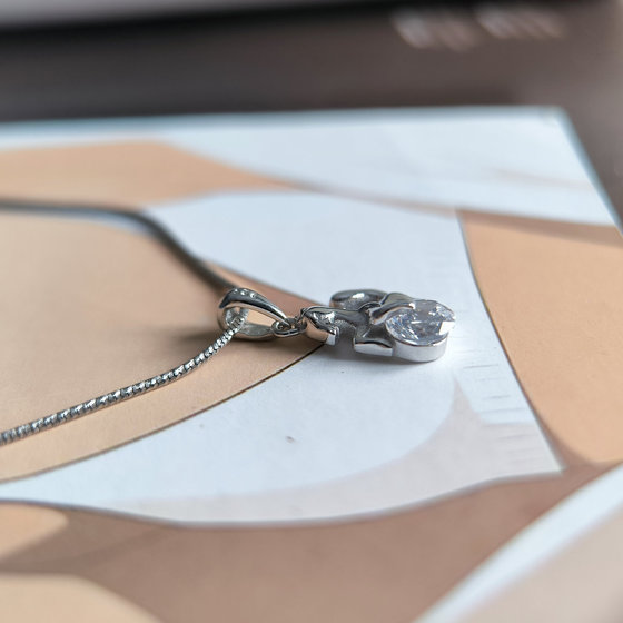 Серебряная подвеска с фианитами