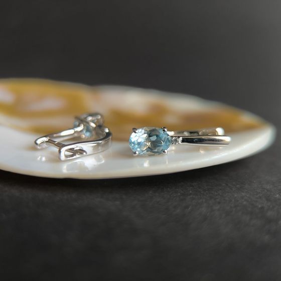 Silver earrings with a 1.874-carat topaz and cubic zirconia