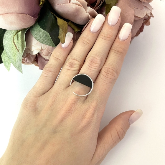 Серебряное кольцо с ониксом
