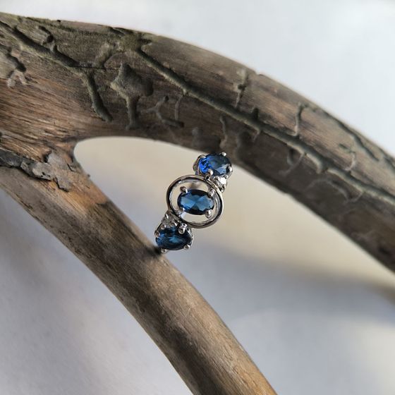 Silver ring with sapphire nano 1.05ct