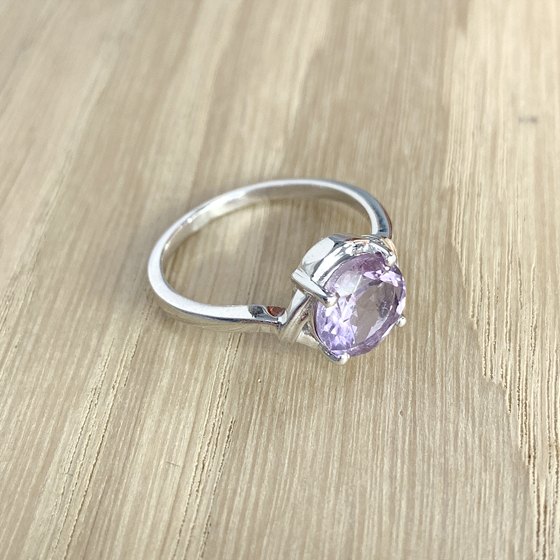 Серебряное кольцо с аметистом