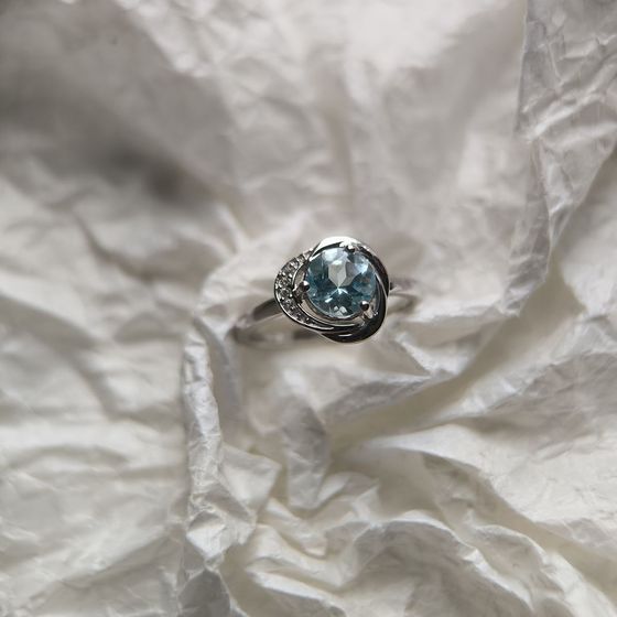 Серебряное кольцо с топазом 1.544ct