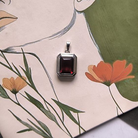 Срібна підвіска з гранатом nano 2.625ct