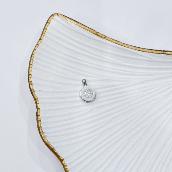 Silver pendant with ceramics