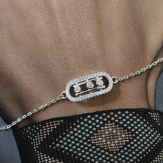 Silver bracelet with cubic zirconia
