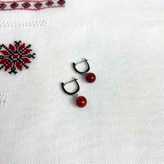 Срібні сережки з коралом