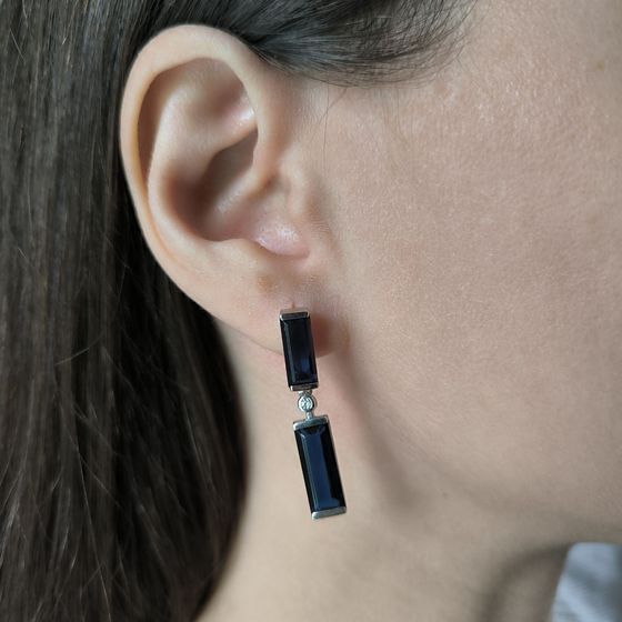 Серебряные серьги с сапфиром nano 9.702ct, фианитами