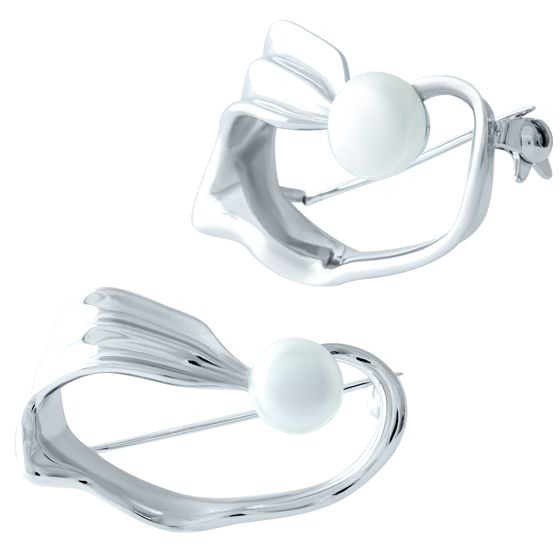 Silver brooch with pearls