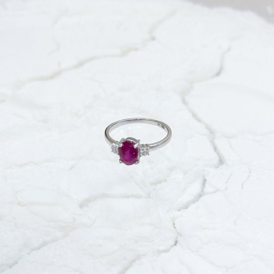 Срібна каблучка з рубіном 1.92ct, фіанітами