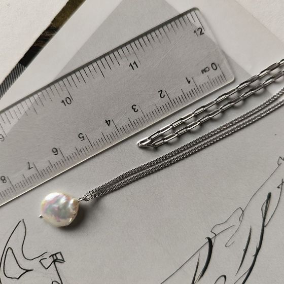 Серебряное колье с жемчугом барочным