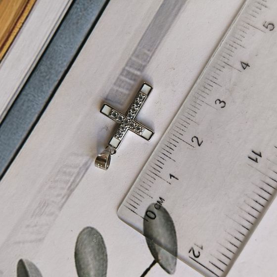 Серебряный крестик с фианитами, емаллю