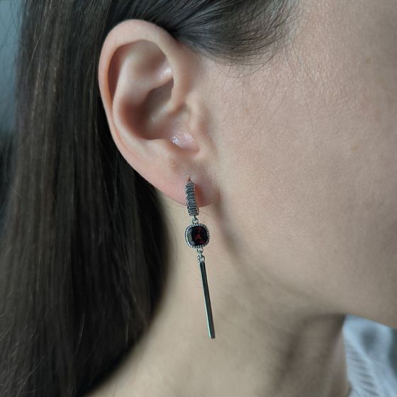 Серебряные серьги с гранатом 2.425ct