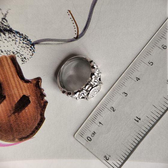 Серебряное кольцо с фианитами