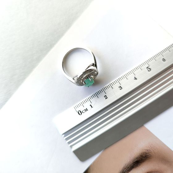 Срібна каблучка зі смарагдом 1.35ct, фіанітами