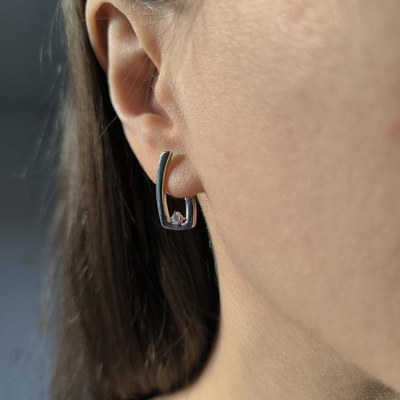 Серебряные серьги с фианитами