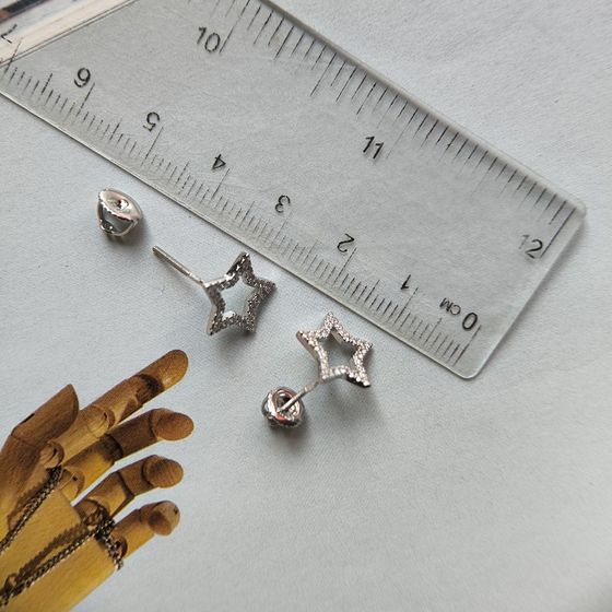 Серебряные серьги с фианитами