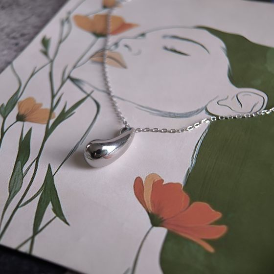 Серебряное колье без камней