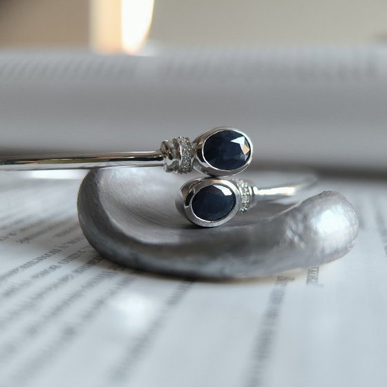 Срібний браслет з сапфіром 3.171ct, фіанітами