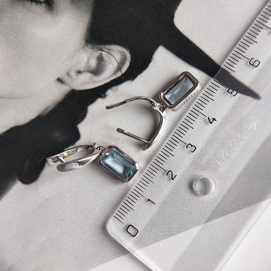 Серебряные серьги с топазом 4.688ct