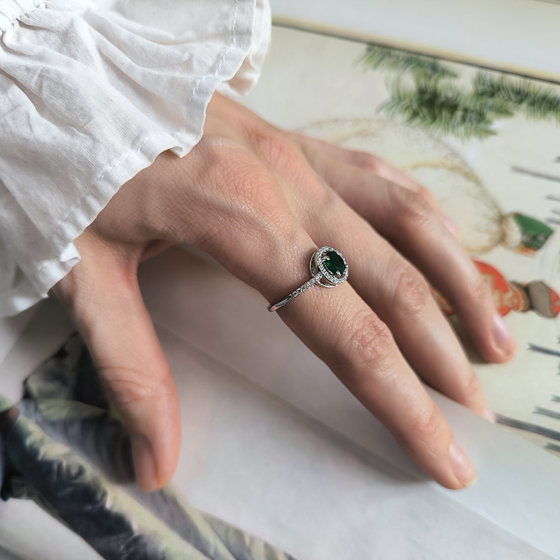 Серебряное кольцо с изумрудом nano 0.999ct
