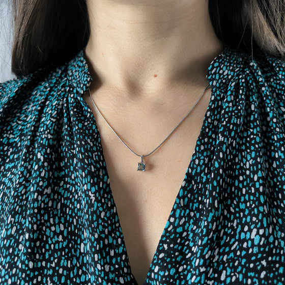 Серебряная подвеска с топазом Лондон Блю 0.675ct