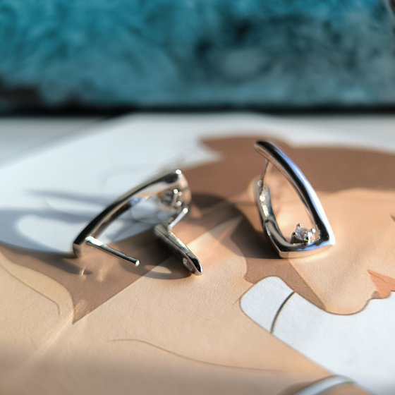 Серебряные серьги с фианитами