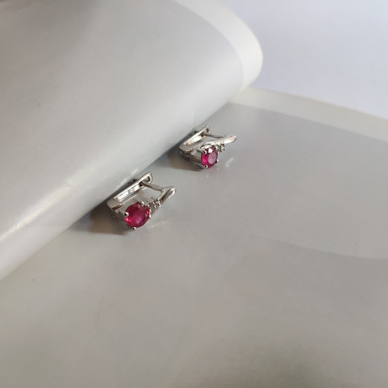 Срібні сережки з рубіном 1.544ct